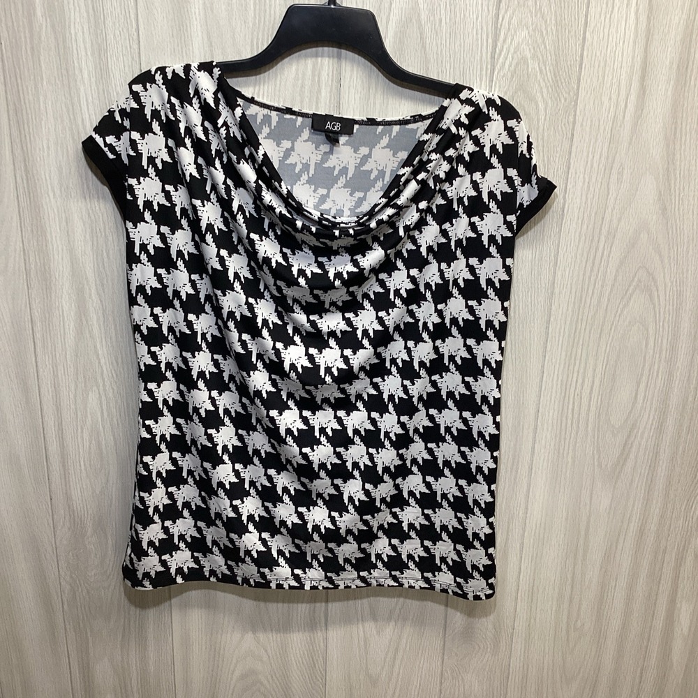 AGB‎ Women's (Size XL) Short Sleeve Slouch Neck Geometric Pattern Shirt